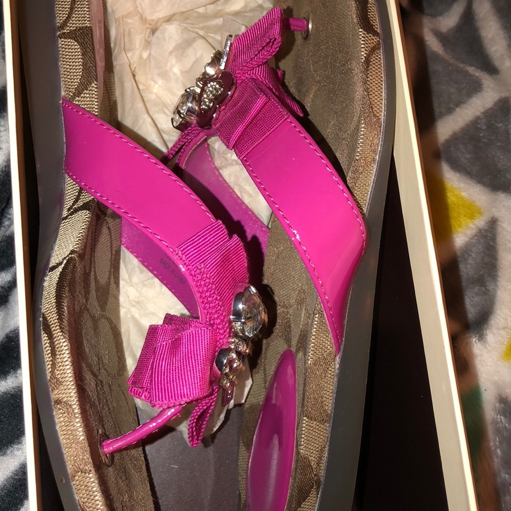 Shoes - Picture 3 of 8